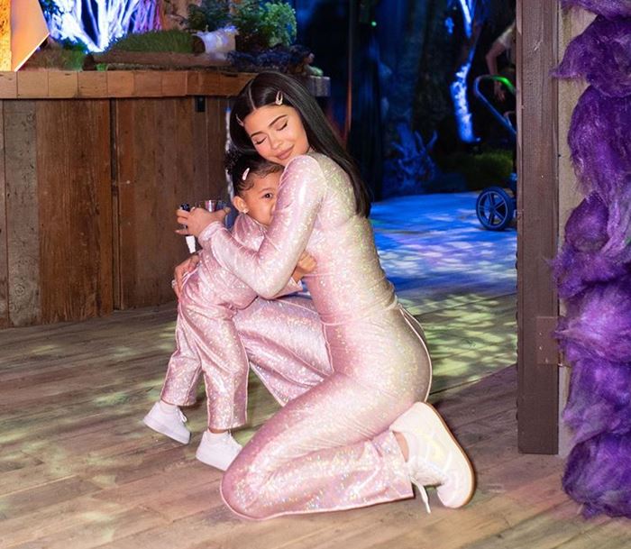 Wow! Kylie Jenner Bangun ''Taman Bermain'' untuk Anaknya Stormi Webster