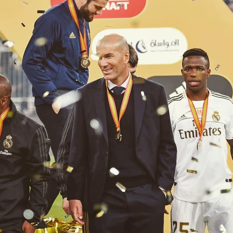 Zinedine Zidane Yahud Betul di Final: 9 Laga, 9 Trofi