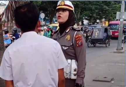 Langgar Rambu-rambu Lalu Lintas, Pelajar di Medan di Hukum Push-Up