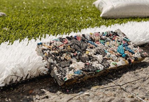 Wow, Adidas Bangun Lapangan dari 1,8 Juta Botol Plastik