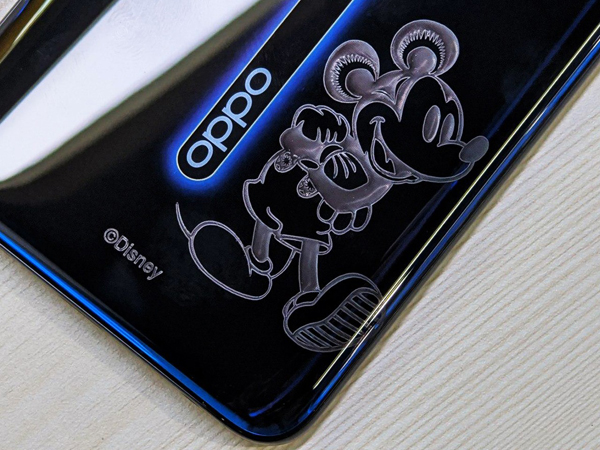 Super Gemas! Oppo Reno2 Berukir Mickey Mouse
