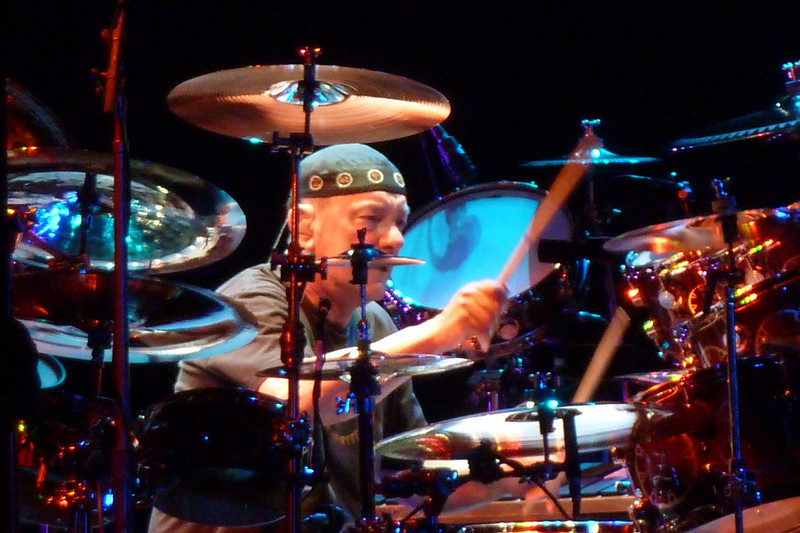 Berjuang Lawan Kanker Otak, Drummer Legendaris Neil Peart Meninggal Dunia