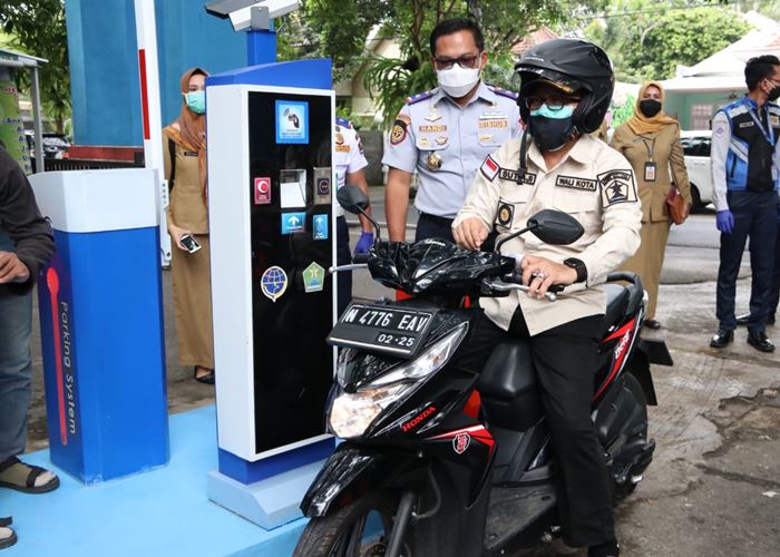 Selain Punya E-Parking, Juru Parkir di Malang Digaji Sesuai UMK