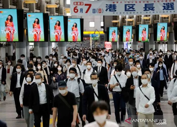 Kasus COVID-19 di Tokyo Meningkat, PM Suga Didesak Umumkan Status Darurat