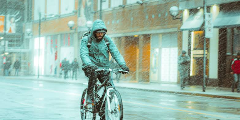 Tips Gowes Sepeda Aman dan Nyaman saat Musim Hujan