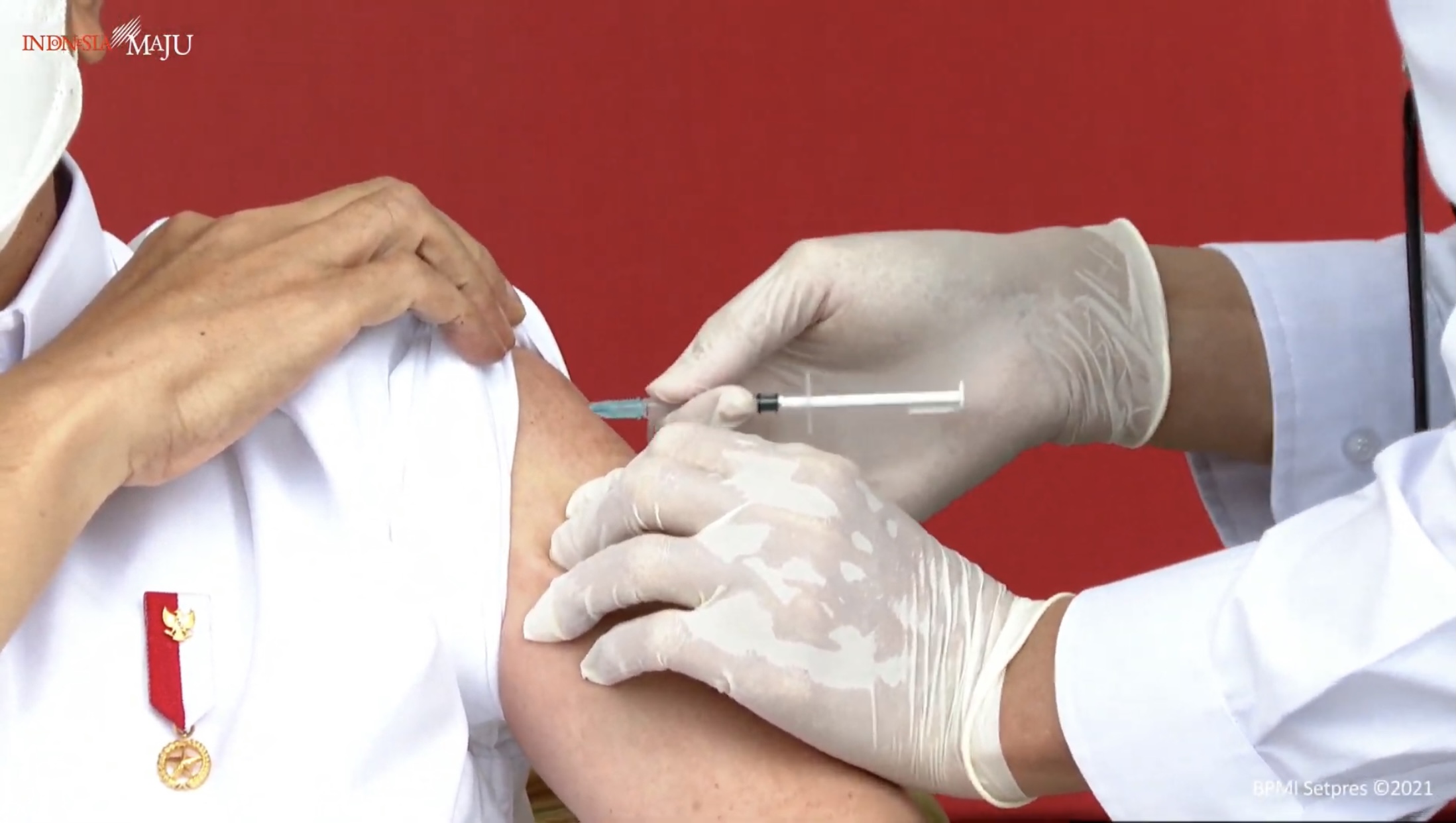 Selama Ramadan, Vaksinasi COVID-19 Umat Muslim Dilakukan Malam Hari