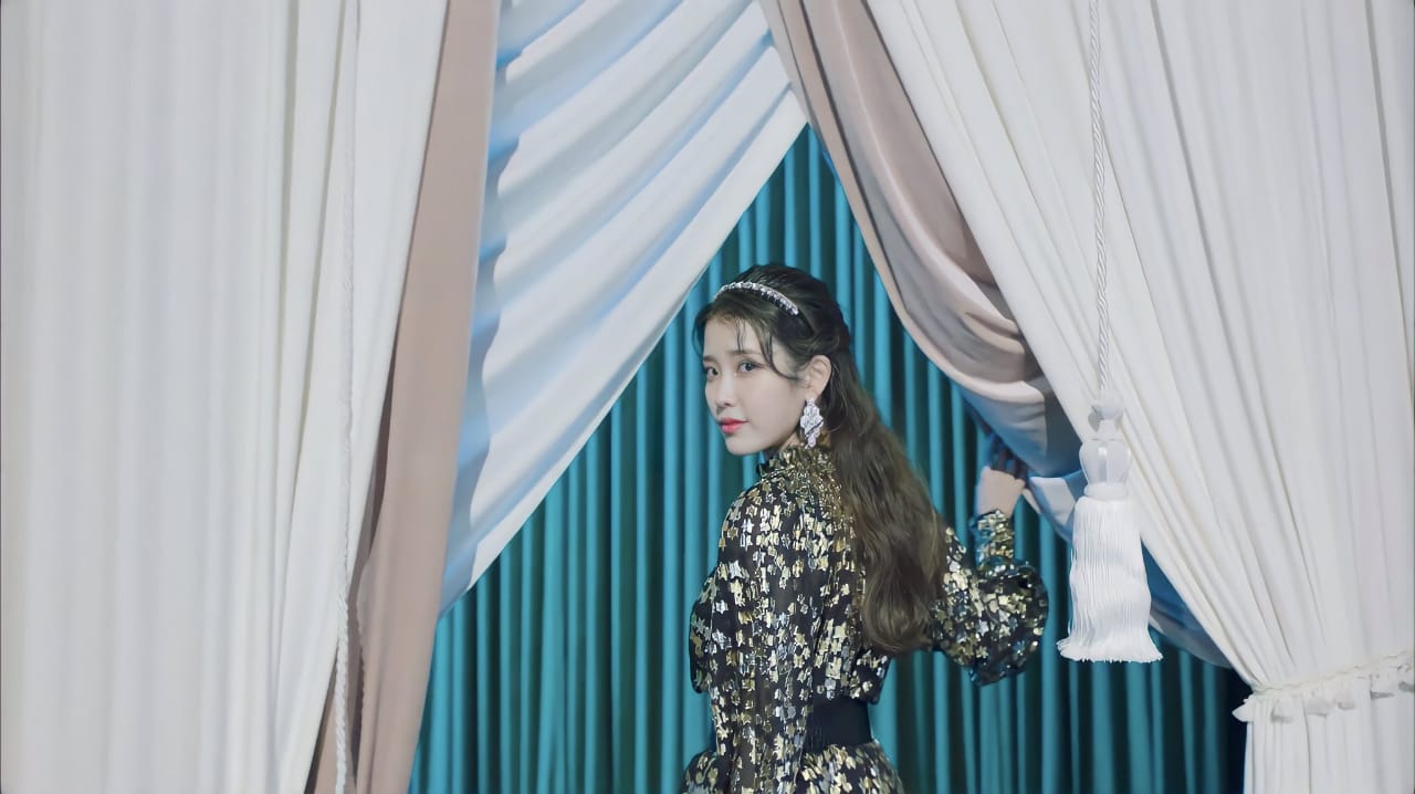 1611748080-IU-5.jpg