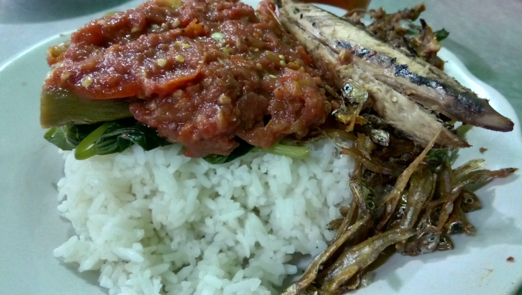 Sego Sambel Tongkol Mbak Ju, Hidden Gems di Surabaya