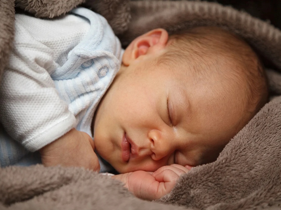 7 Penyebab Bayi Susah Tidur dan Cara Mengatasinya