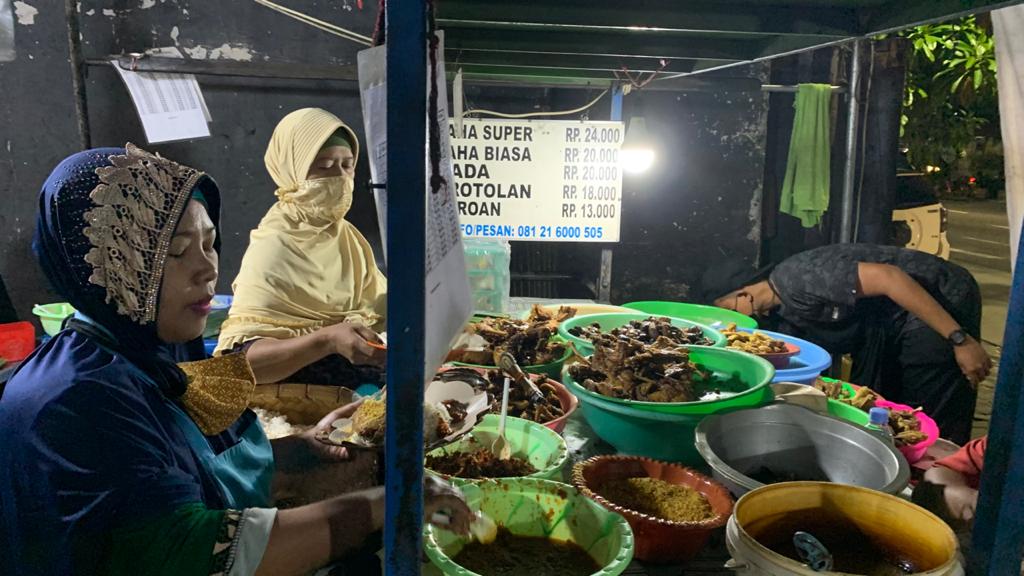 Nasi Bebek Tugu Pahlawan, Kuliner Malam Favorit dari Surabaya