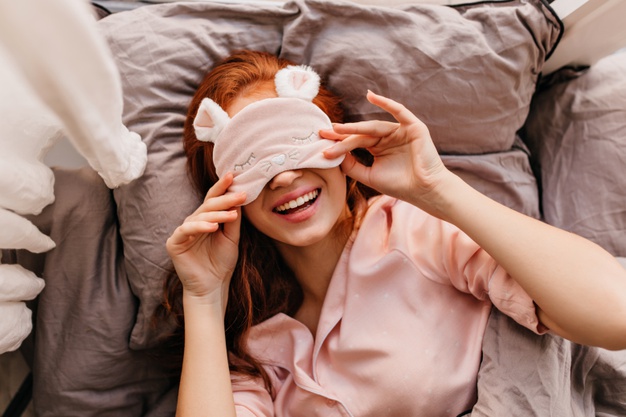 4 Tips Atasi Kebiasaan Buruk Main HP Sebelum Tidur