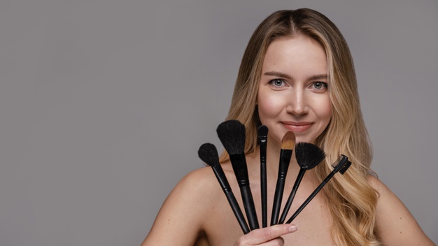 DIY Cara Simpel dan Higienis Bersihkan Brush Makeup 