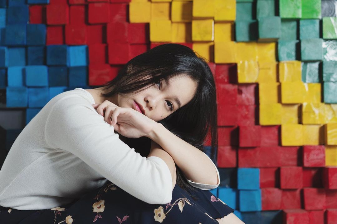 Pesan Nadila Eks JKT48 untuk Penggemar Lewat Lagu 'Reminisce' 