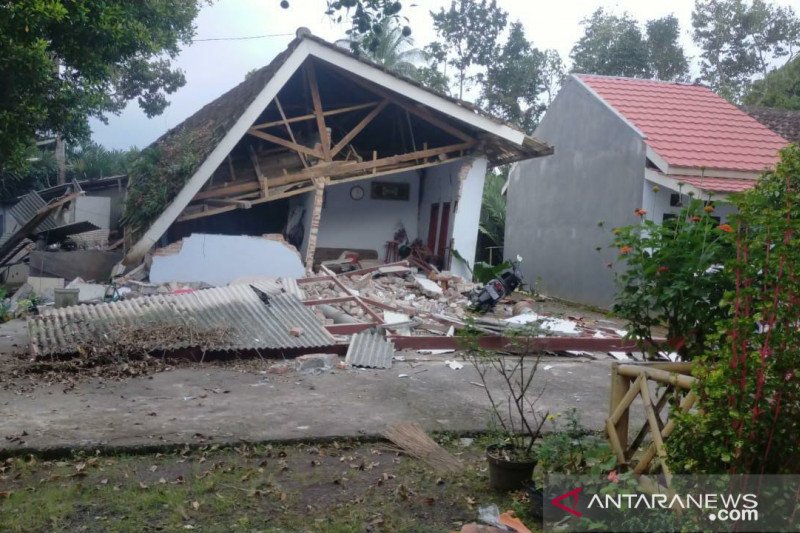Malang Diguncang Gempa 5.5 M Pagi Ini, BMKG: Tidak Berpotensi Tsunami