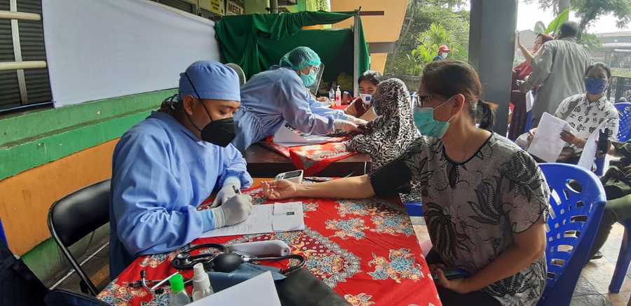 675 Ribu Lebih Orang di Surabaya Sudah Vaksinasi COVID-19