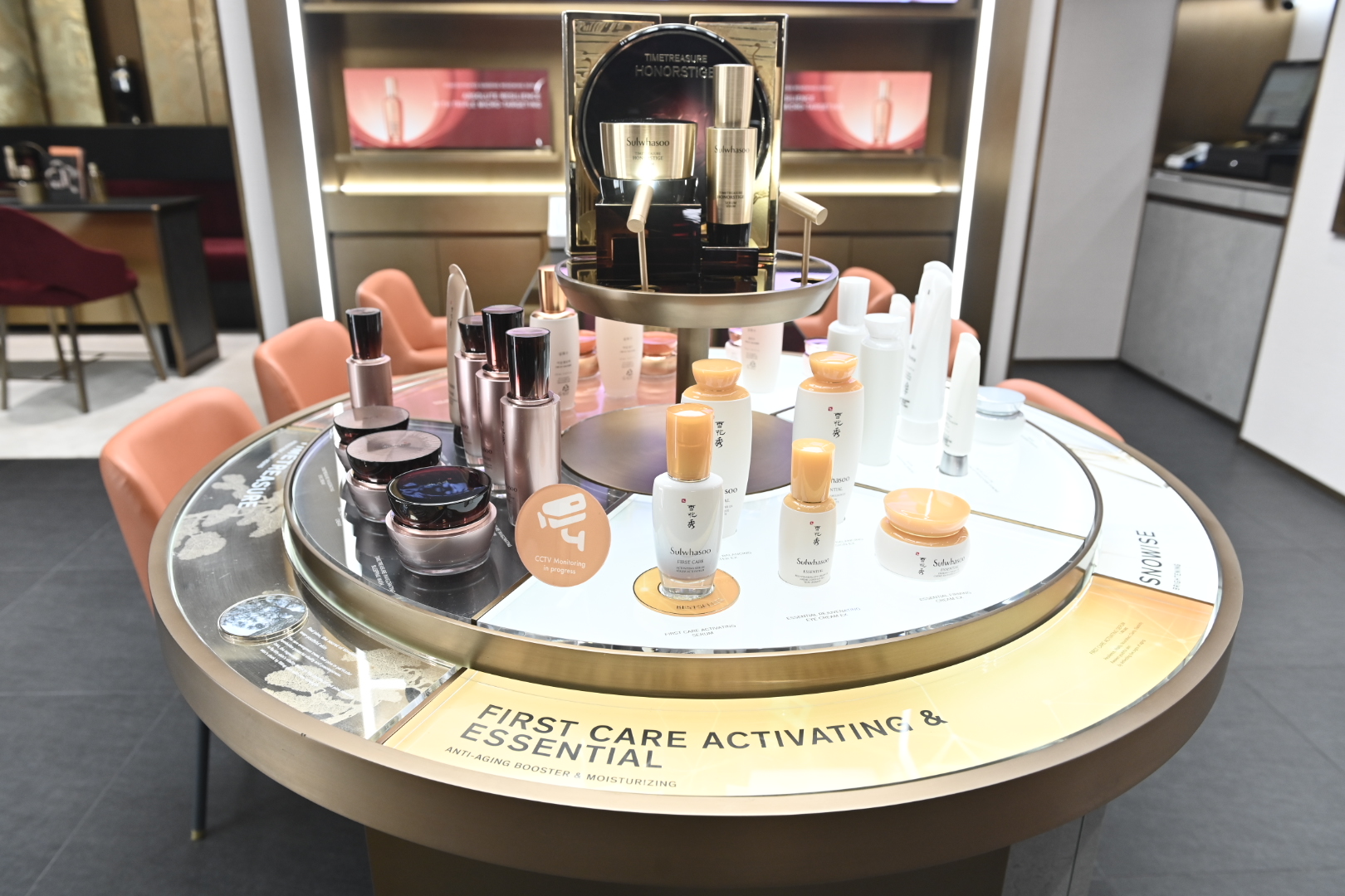 1619170643-Display-Produk-Sulwhasoo-Plaza-Senayan-03.JPG