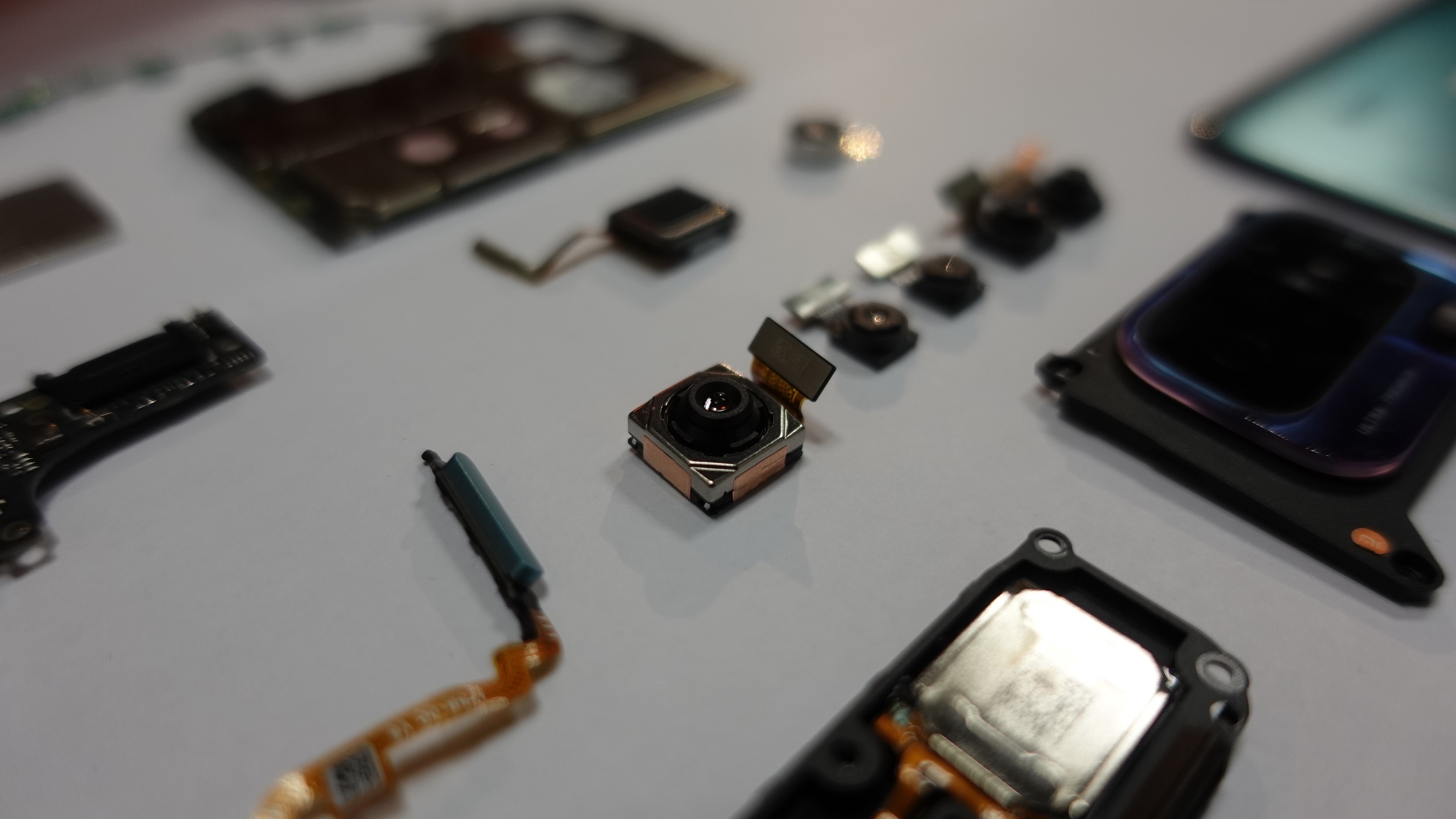 1619703583-Redmi-Note-10-Series-(2).jpeg