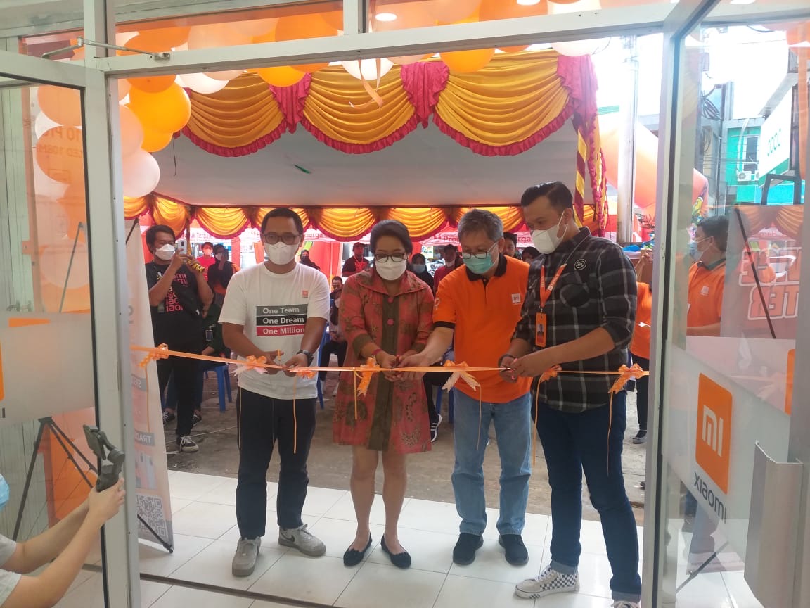 Dari Aceh hingga Papua, Xiaomi Buka 30 Mi Shop Serentak di 30 Lokasi