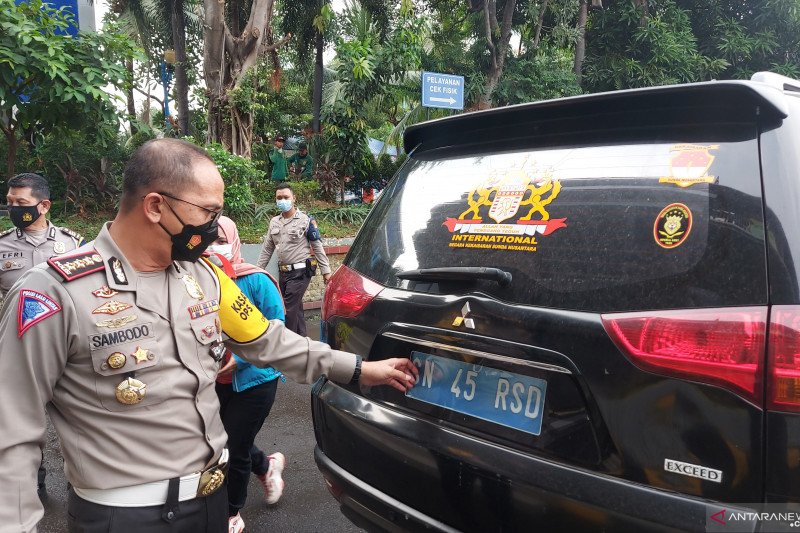 Polisi Tahan Pengendara yang Mengaku Warga Kekaisaran Sunda Nusantara