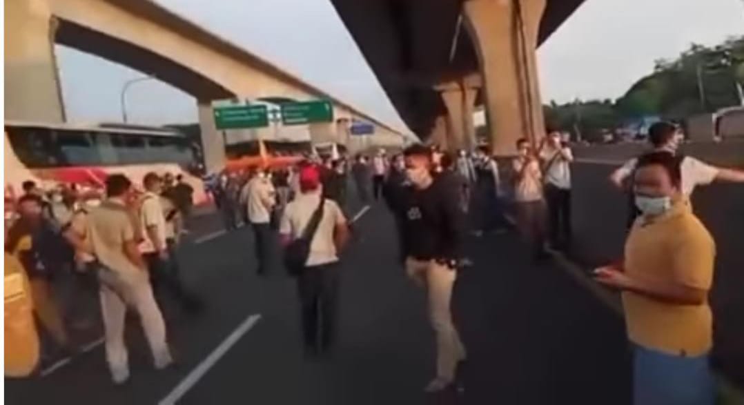 Viral Buruh Protes Penutupan GT Cikarang Barat, Polisi: Sudah Kondusif