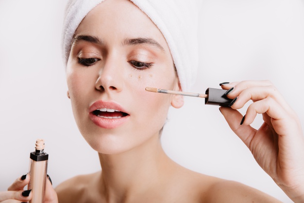 Ini Alasan Kamu Nggak Boleh Skip Primer di Makeup Routine
