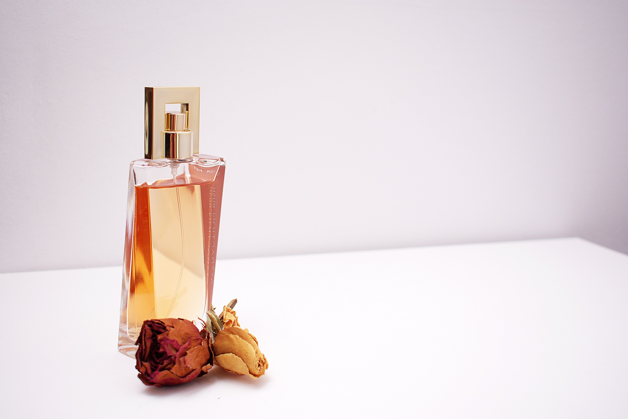 Wangi Sepanjang Hari, Yuk Coba 5 Parfum Manis Ini!