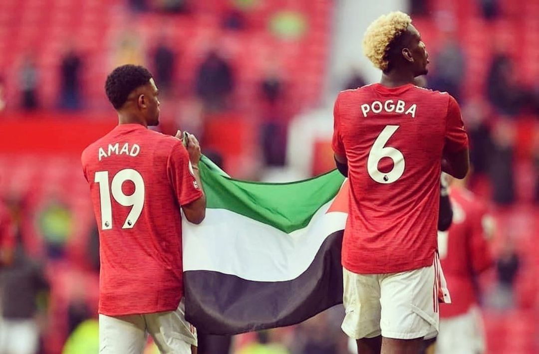 Paul Pogba Bentangkan Bendera Palestina di Old Trafford