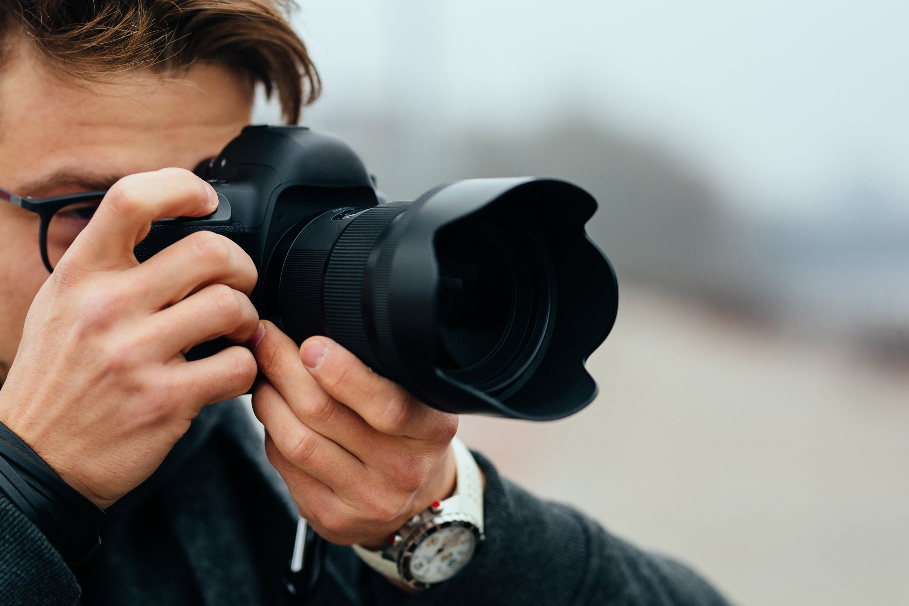 Foto dan Video Orang Lain Diam-diam Bisa Kena Pidana Loh!