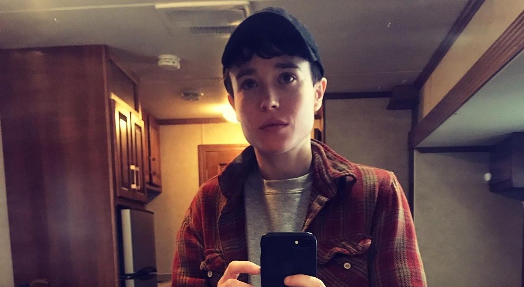 Elliot Page Pamer Pose Telanjang Dada Usai Jadi Transgender