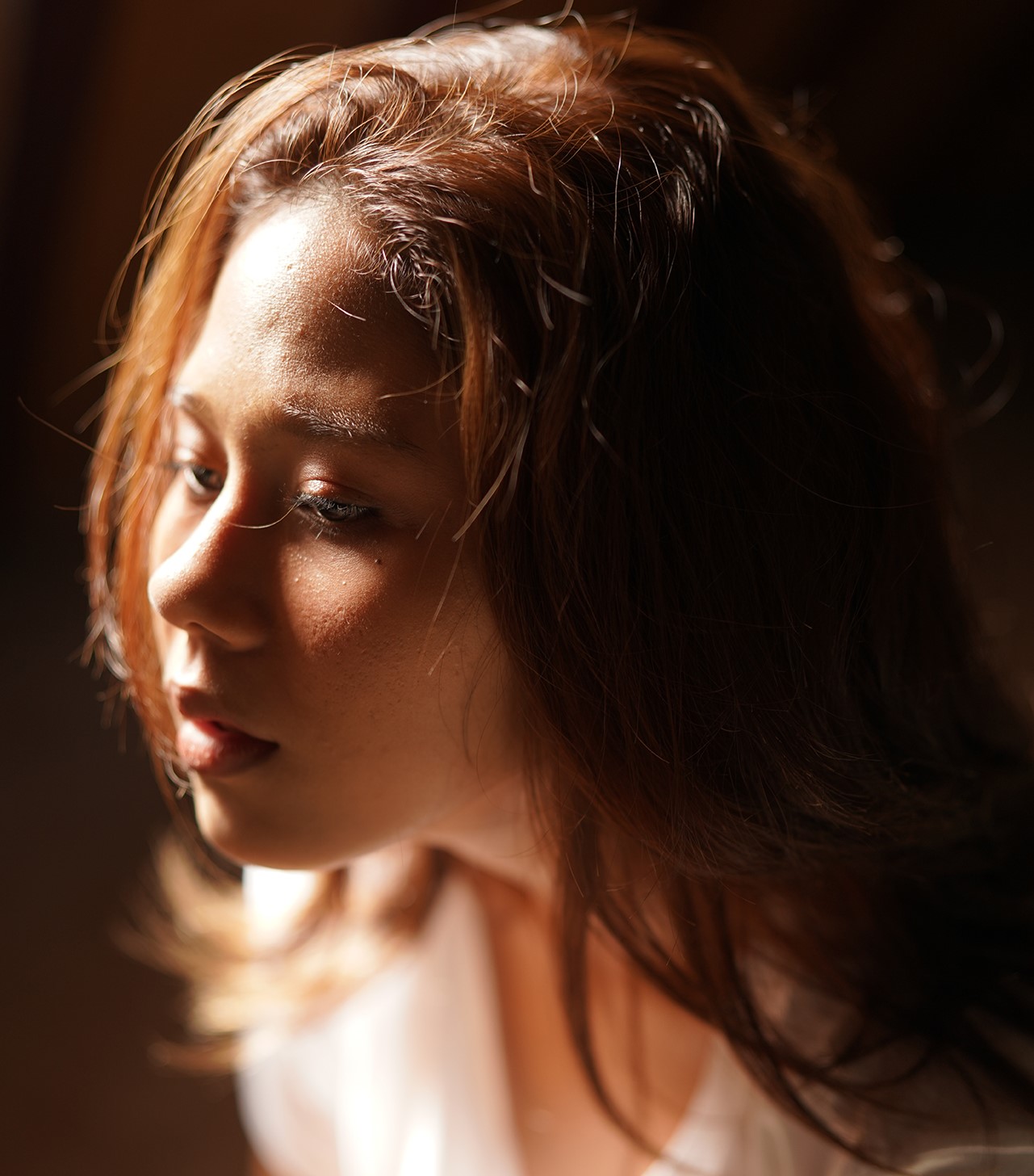 1622104703-Nadin-Amizah.jpg