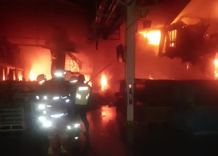 Pabrik di Kelapa Gading Kebakaran, Diduga karena Korsleting 
