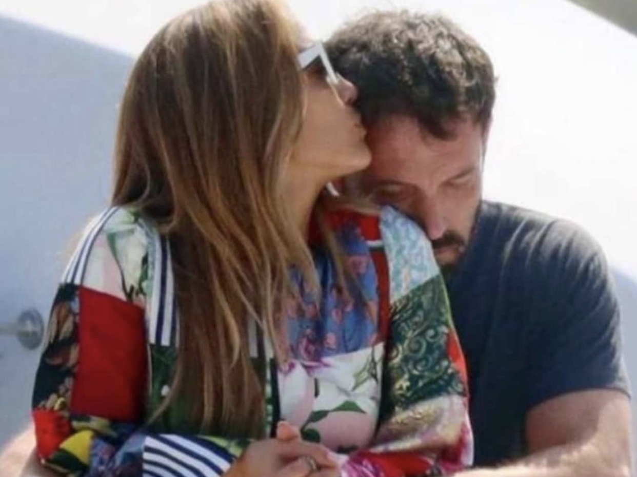 Makin Romantis, Jennifer Lopez Rayakan Ulang Tahun dengan Ben Affleck