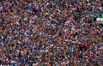 1627899725-Lollapalooza-Crowd.png