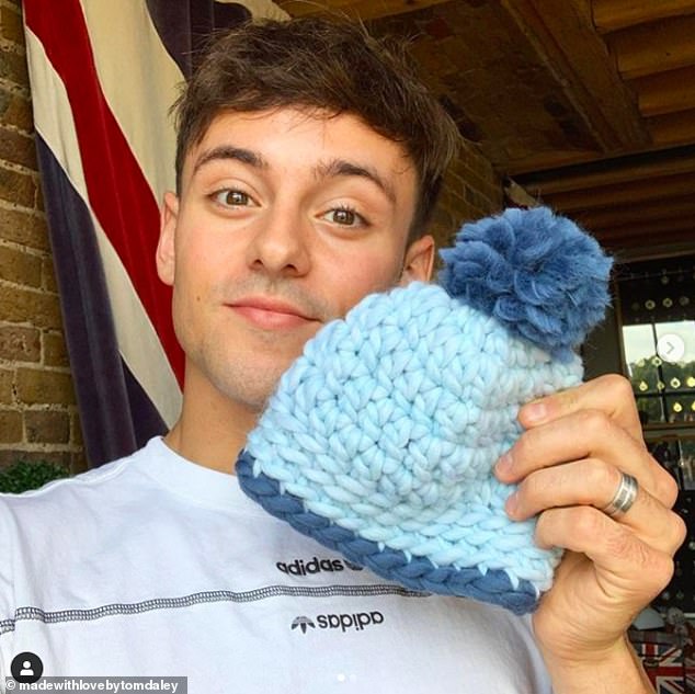 Mengenal Sosok Tom Daley, Atlet Loncat Indah yang Gemar Merajut