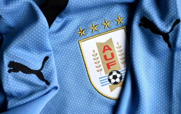 FIFA Gugat Empat Bintang di Jersey Timnas Uruguay