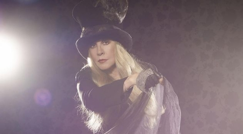 Kasus Corona Meningkat, Stevie Nicks Batalkan Semua Konser di 2021