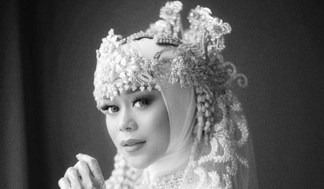 Resmi Menikah, Lesti Kejora Tampil Cantik dengan Kebaya dan Siger Sunda
