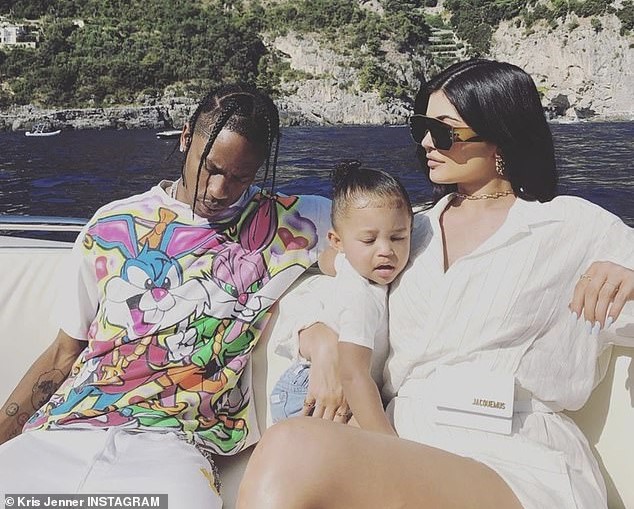 Kylie Jenner-Travis Scott Umumkan Nama Anak Keduanya, Siapa Ya? 