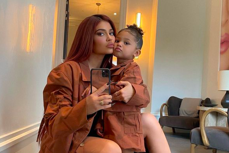 1629534293-Kylie-Jenner-Stormi.png