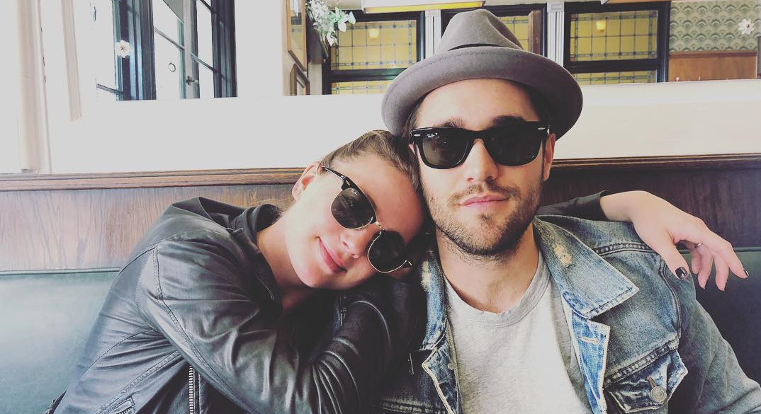 Congrats! Emily VanCamp Melahirkan Anak Pertama dari Josh Bowman