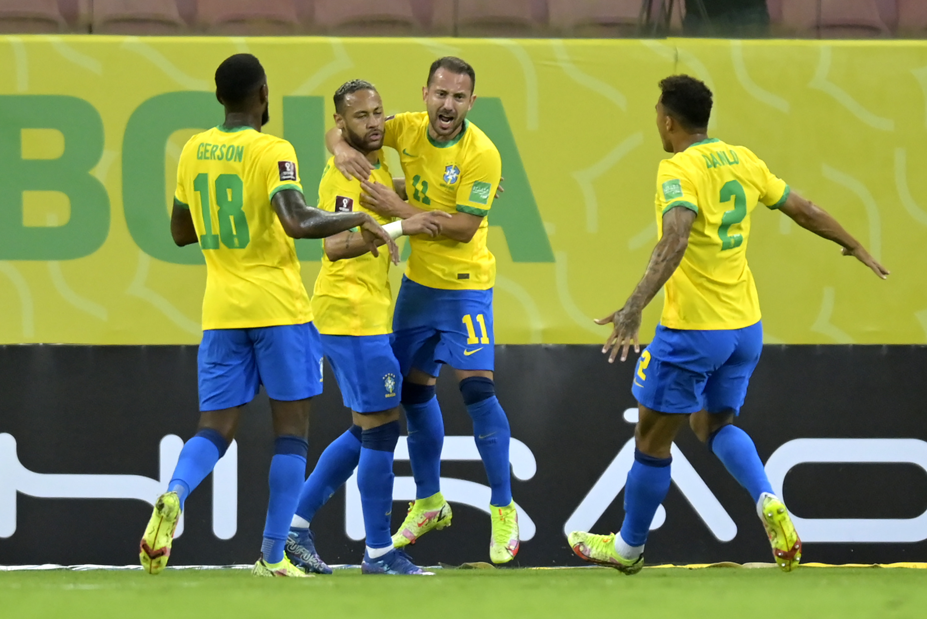 Neymar Cemerlang, Brasil pun Menang