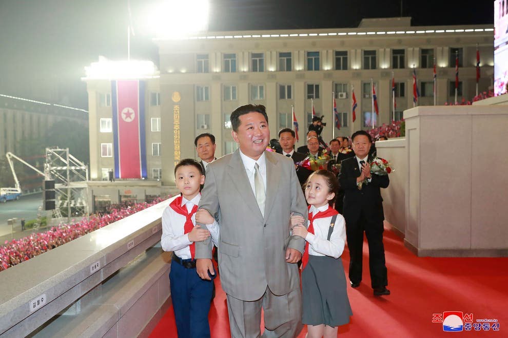 Kim Jong Un Tampak Kurus di Parade Militer Korut, Apa Penyebabnya?