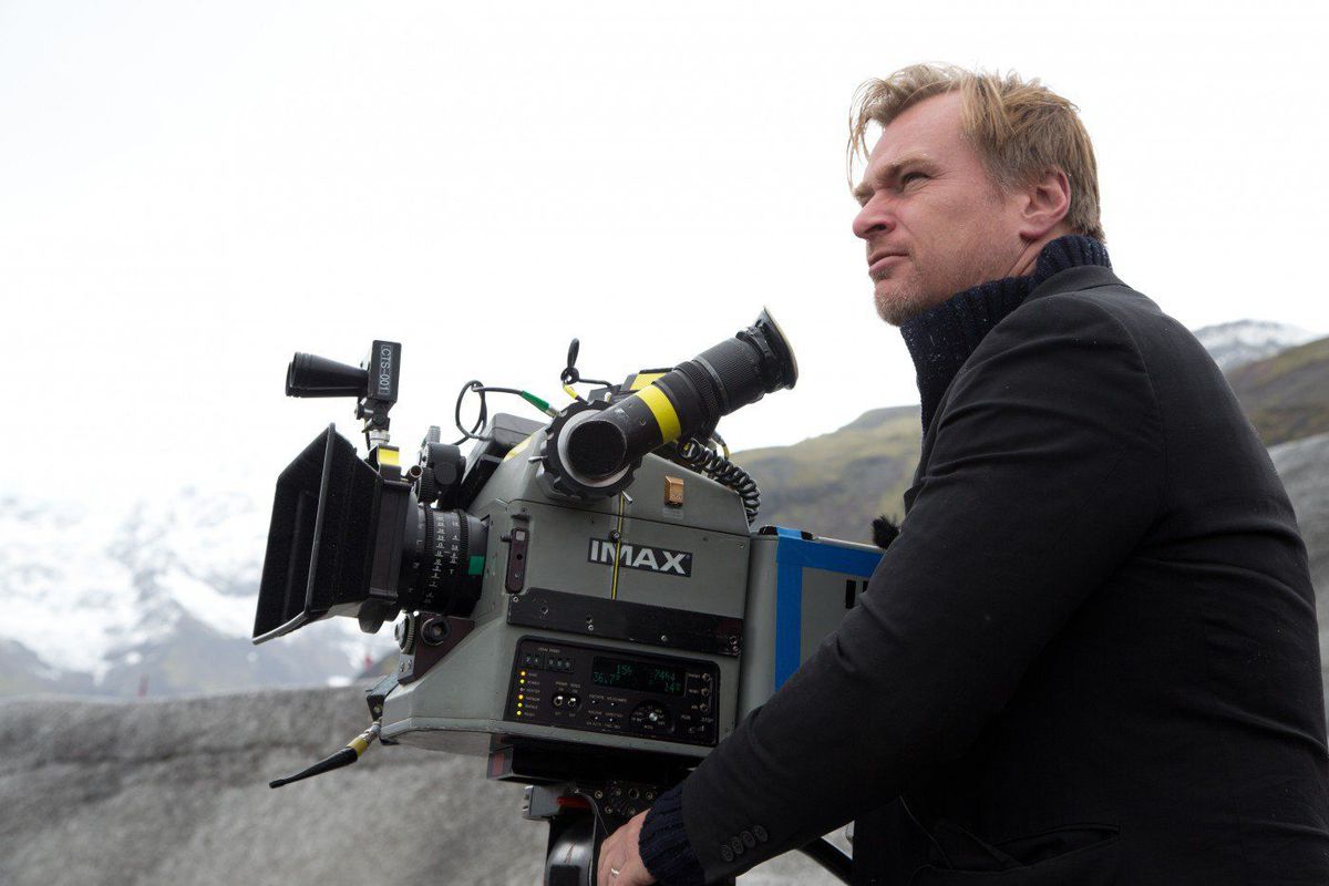 Kesal dengan Warner Bros, Christopher Nolan Bikin Film Bareng Studio Lain