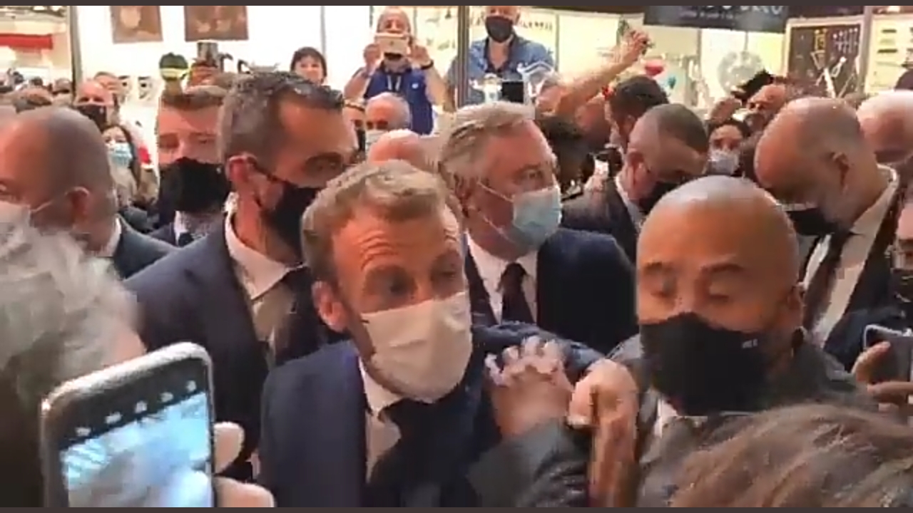 Presiden Prancis Emmanuel Macron Dilempar Telur saat Kunjungan ke Lyon