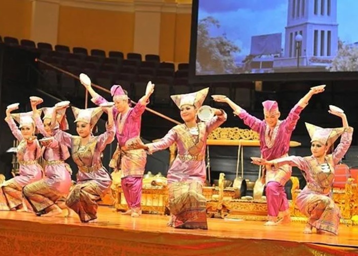Sejarah Lengkap Tari Piring dari Sumatera Barat 