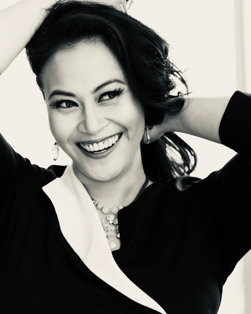 1634020002-ZoyaAmirin.jpg