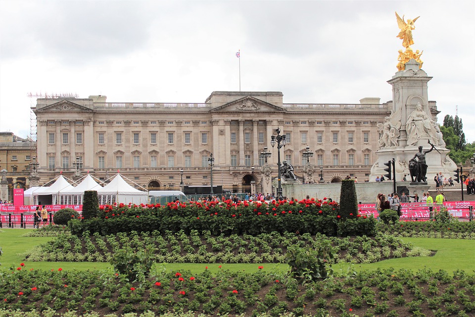 Istana Buckingham Buka Lowongan untuk Staf Kebersihan, Gajinya Puluhan Juta!