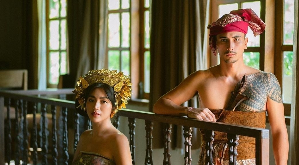Inspirasi Foto Prewedding Adat Bali Ala Jessica Iskandar dan Kekasih