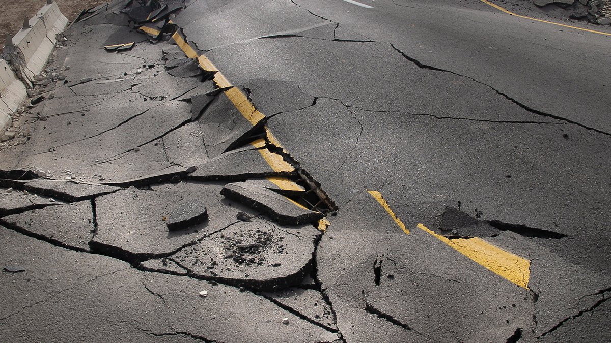 Jangan Panik, Simak 5 Tips Selamatkan Diri saat Gempa Bumi