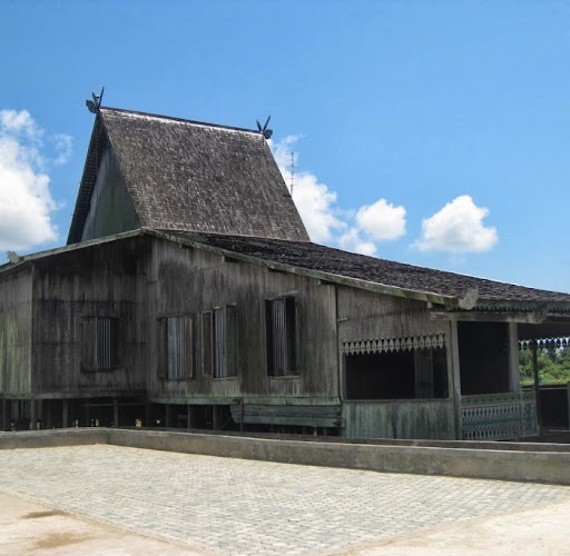 Nama 34 Rumah Adat di Indonesia dan Daerah Asalnya